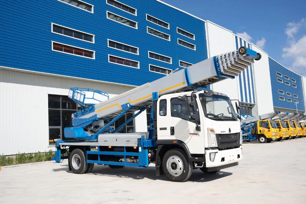 上高县出租云梯车高空作业车 建筑垃圾搬运