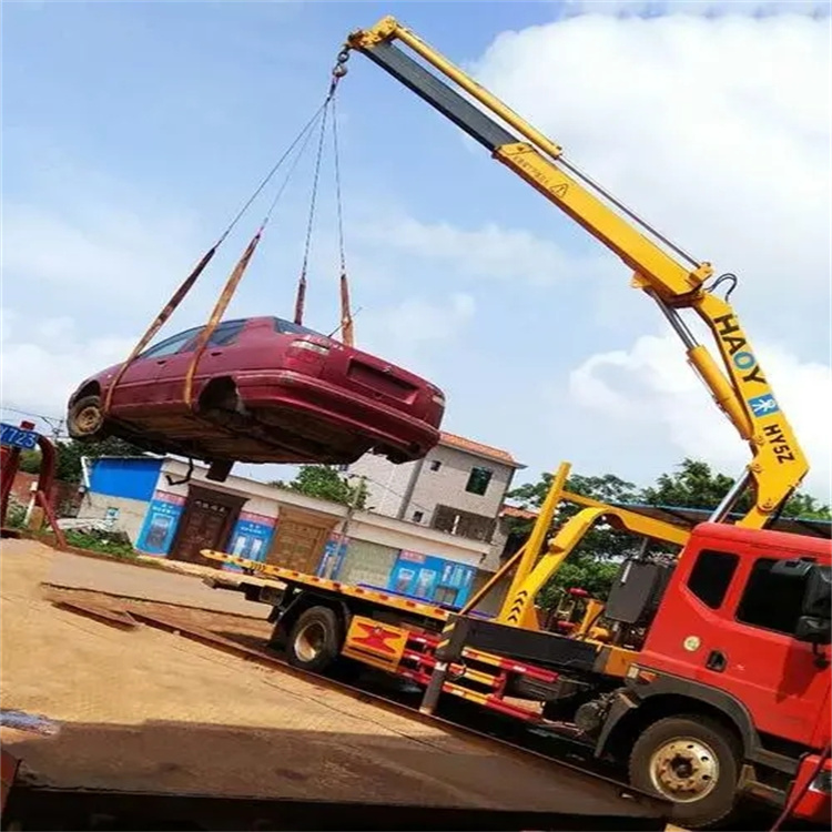 上高县吊车吊汽车的正确方法